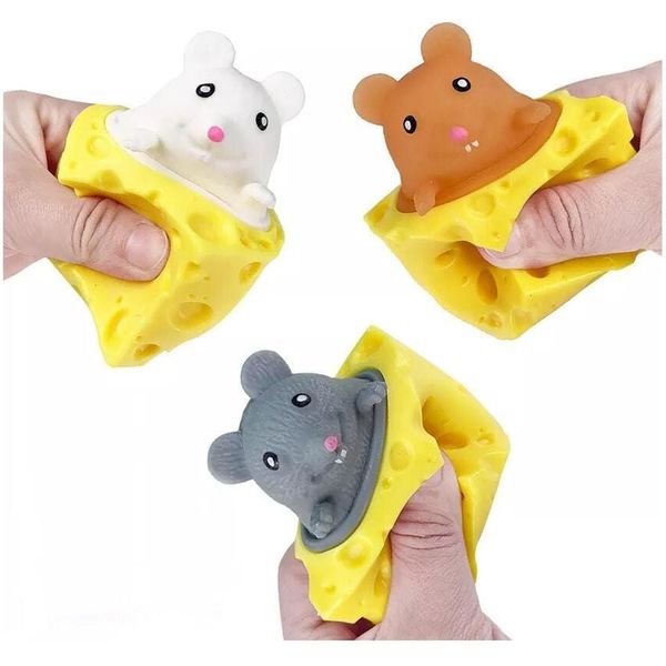 Игрушка-антистресс Мышь выскакивающая из сыра (нажми и я появлюсь)