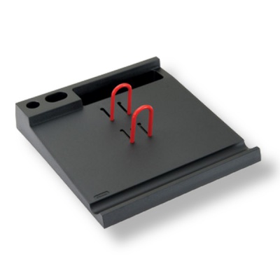 Подставка настольная для перекидного календаря СТАММ Черная, пластик., с отд. д/пиш. принадлеж.